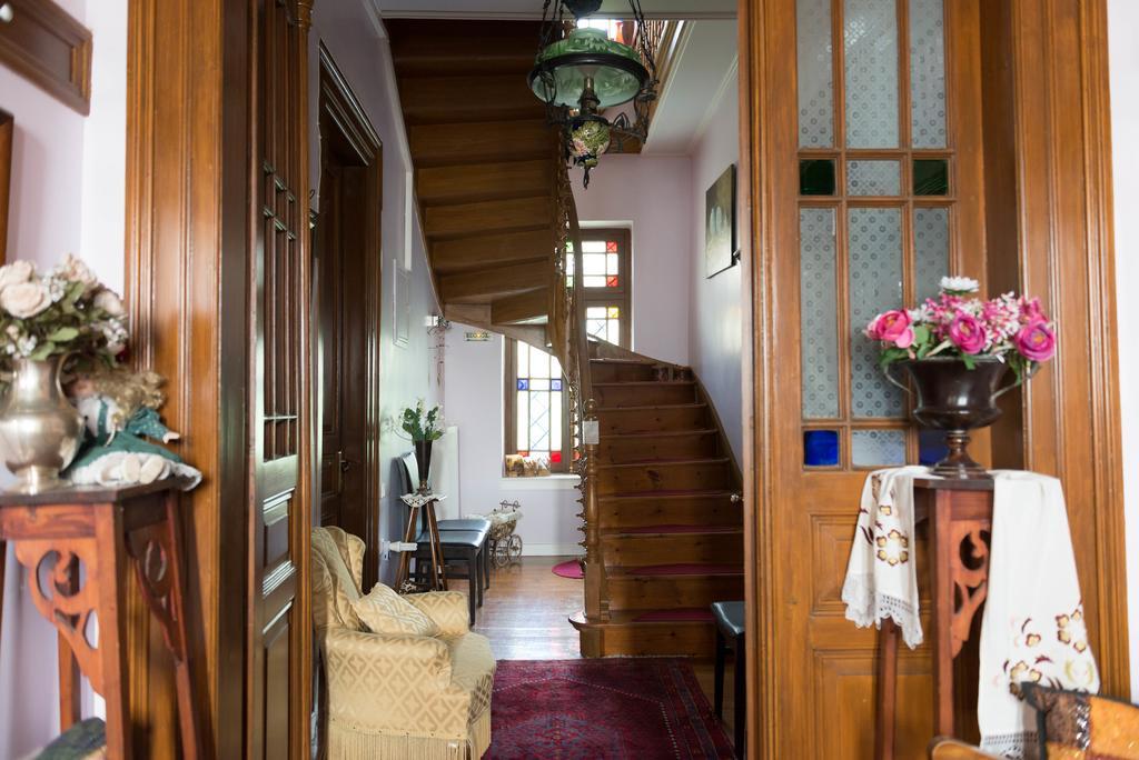 Vogiatzopoulou Guesthouse Агиос-Георгиос-Нилиас Экстерьер фото